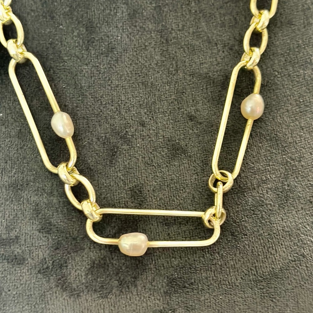 Kendra Scott Gold and White Pearl Necklace - Picture 5 of 7